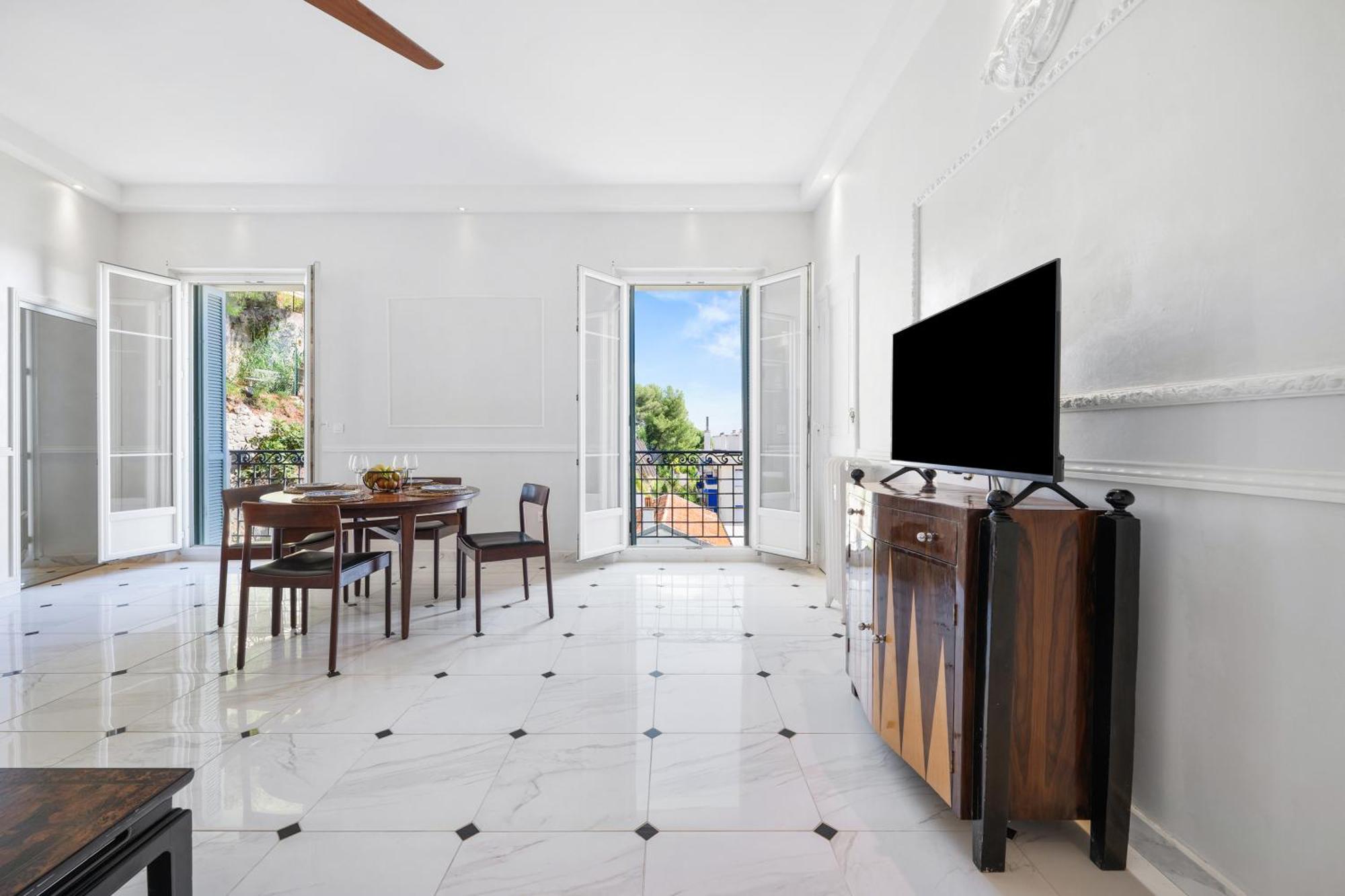 Apartment Alexandra Palace, Belle Epoque Menton, Vue Mer, Parking Menton