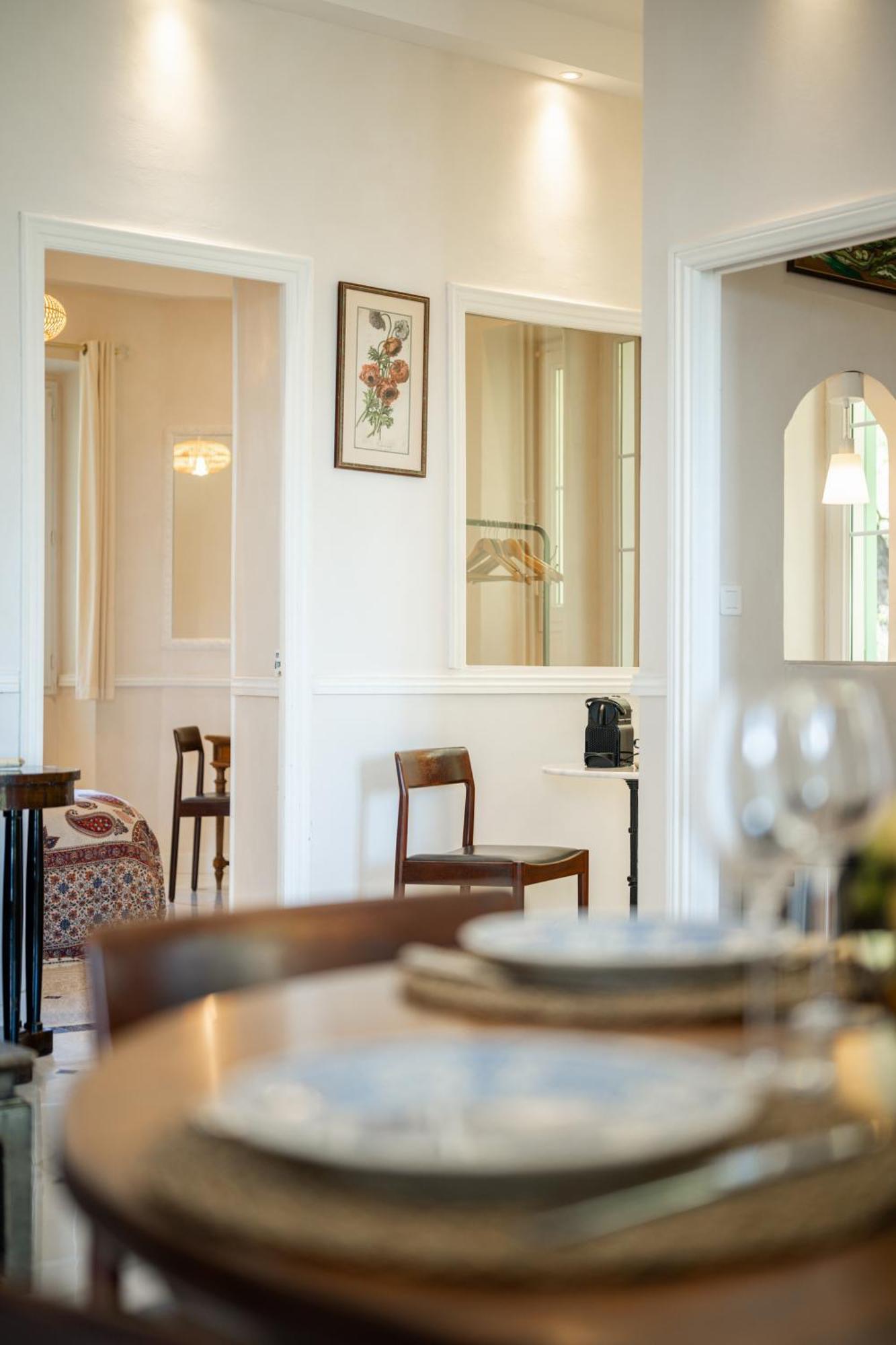Apartment Alexandra Palace, Belle Epoque Menton, Vue Mer, Parking